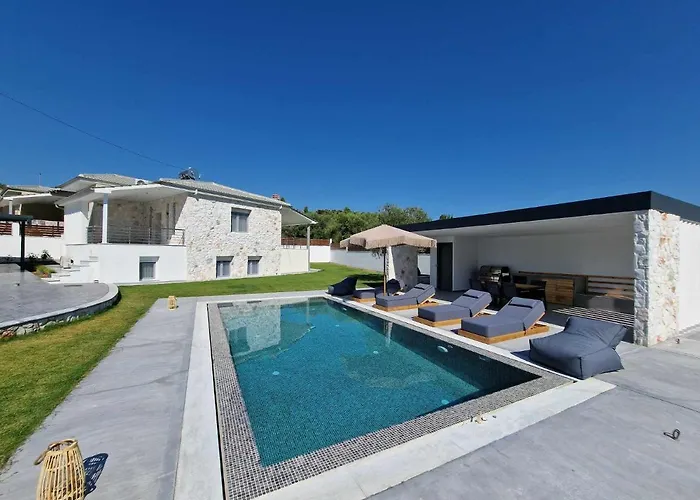 Hillside * Pefkochori