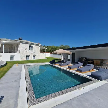 Hillside * Πευκοχώρι