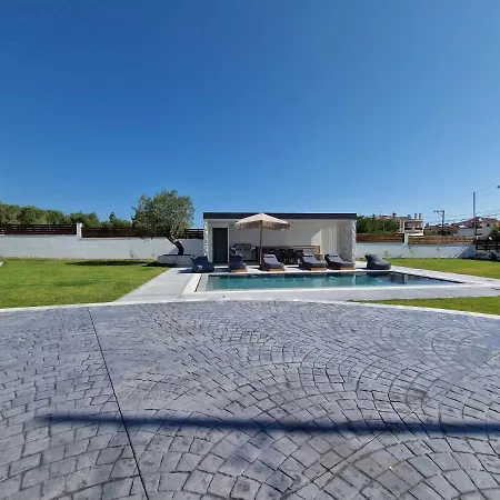 Hillside Πευκοχώρι