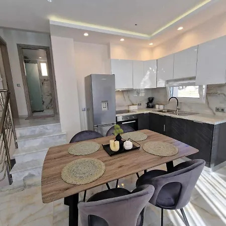 Hillside Πευκοχώρι