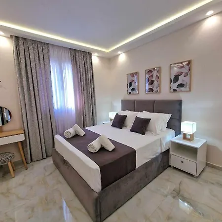 Hillside * Πευκοχώρι